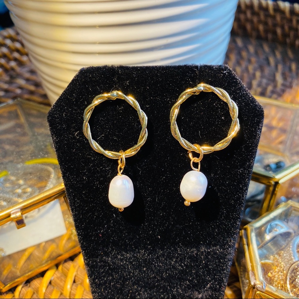 Dolce Hill - Golden Pearl Earrings